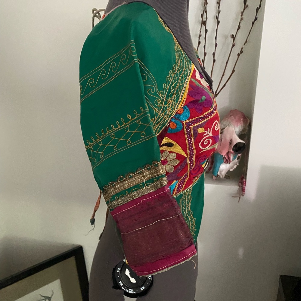 Colorful multi patterned backless top, XS/small - Picture 9 of 11